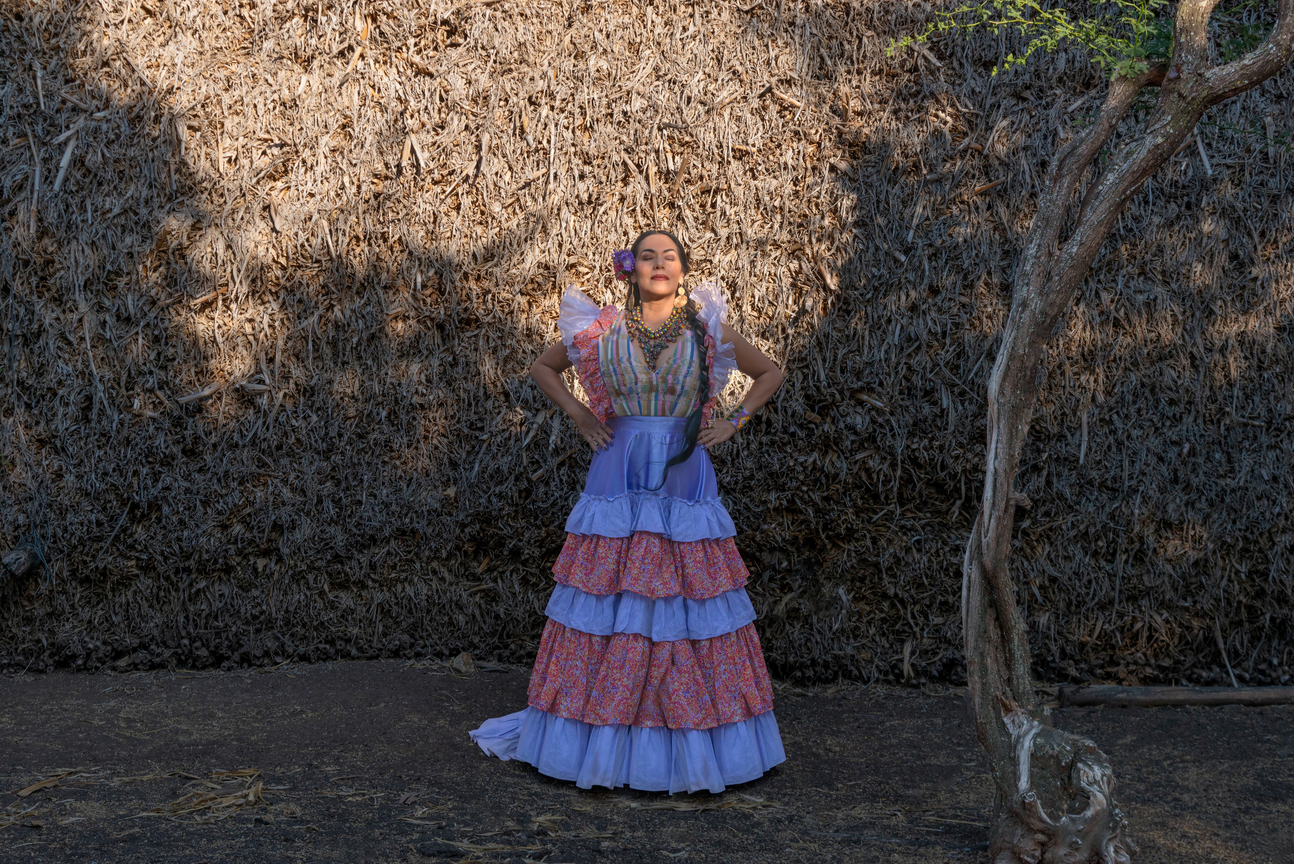 "Nuestros países y nosotros estamos tan conectados, en tantas cosa, que Ir allá es conectar con mis hermanos", dice la cantante y socióloga oaxaqueña Lila Downs.