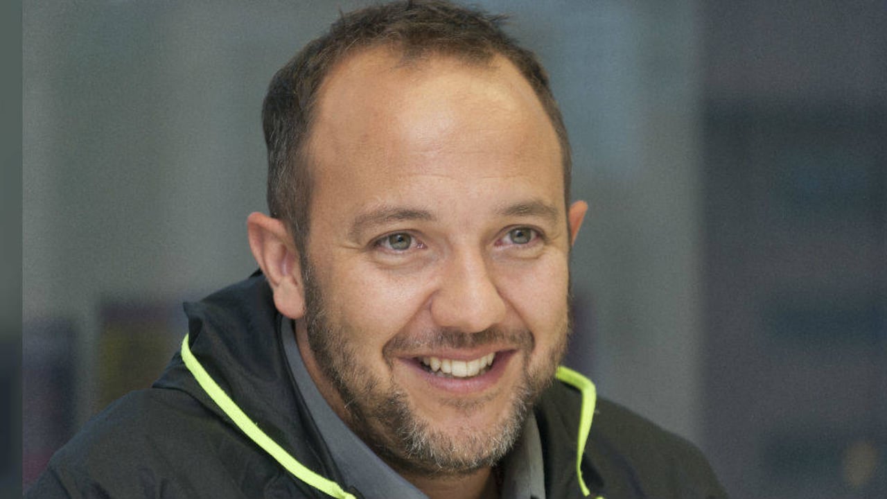 Nacido en Bogotá- Cundinamarca, comenzó su carrera musical a los 8 años.