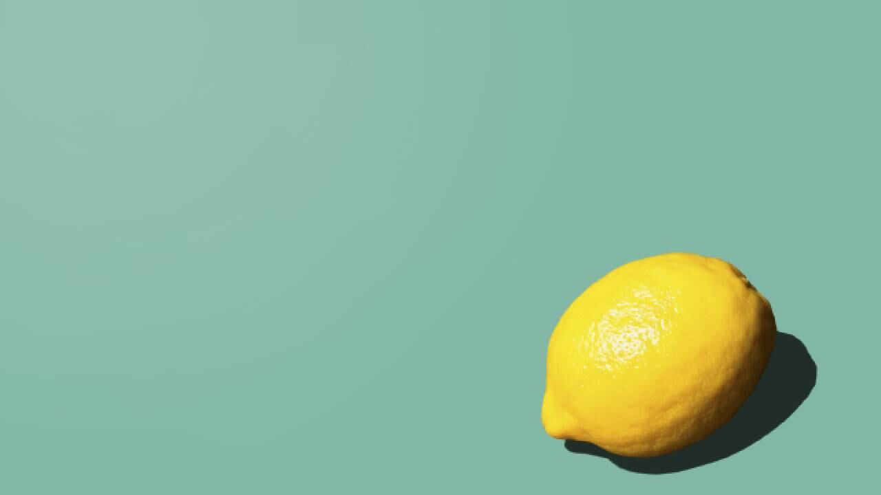 El agua caliente con limón es digestivo y depurativo del hígado. Foto Gettyimages.