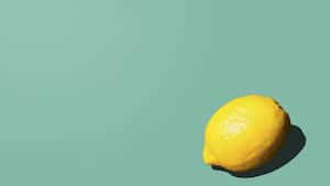 El agua caliente con limón es digestivo y depurativo del hígado. Foto Gettyimages.