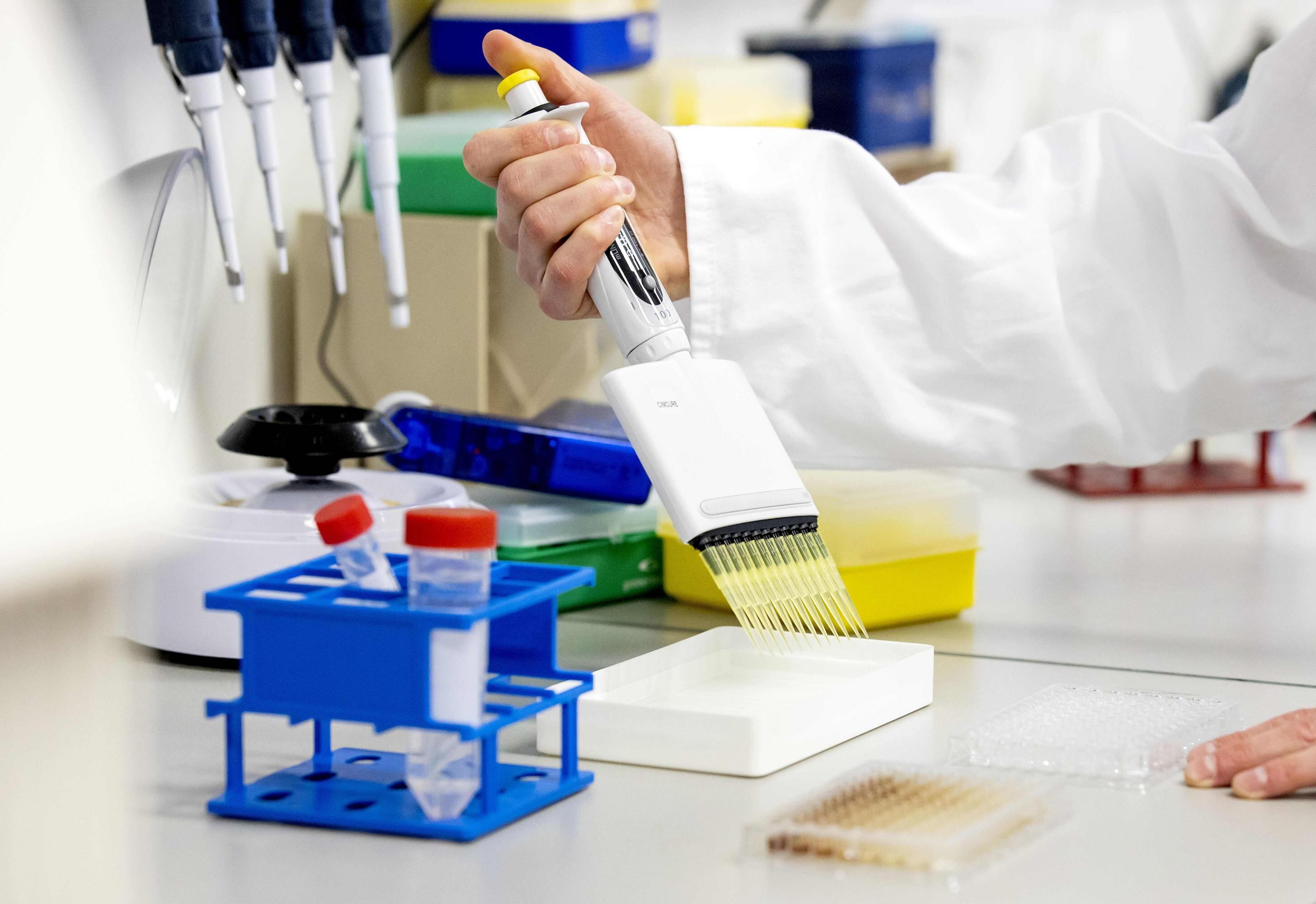 “En el caso de covid-19, dice Asocepic, las vacunas han demostrado ser altamente efectivas en los grupos de mayor vulnerabilidad como adultos mayores y personas con morbilidad crónica”.