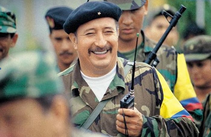  Jorge Briceño. Alias "Mono Jojoy" muerto de la risa.