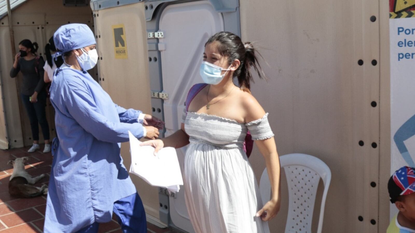 A solicitud de la migrante se le podrá brindar métodos de anticoncepción como el dispositivo intrauterino (DIU) o semipermanente intradérmico.