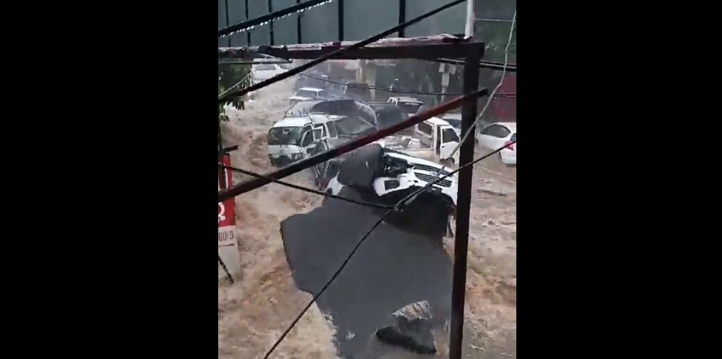 La Oficina Nacional de Meteorología ha augurado que los aguaceros continuarán a lo largo del domingo e incluso, a comienzos de la próxima semana.