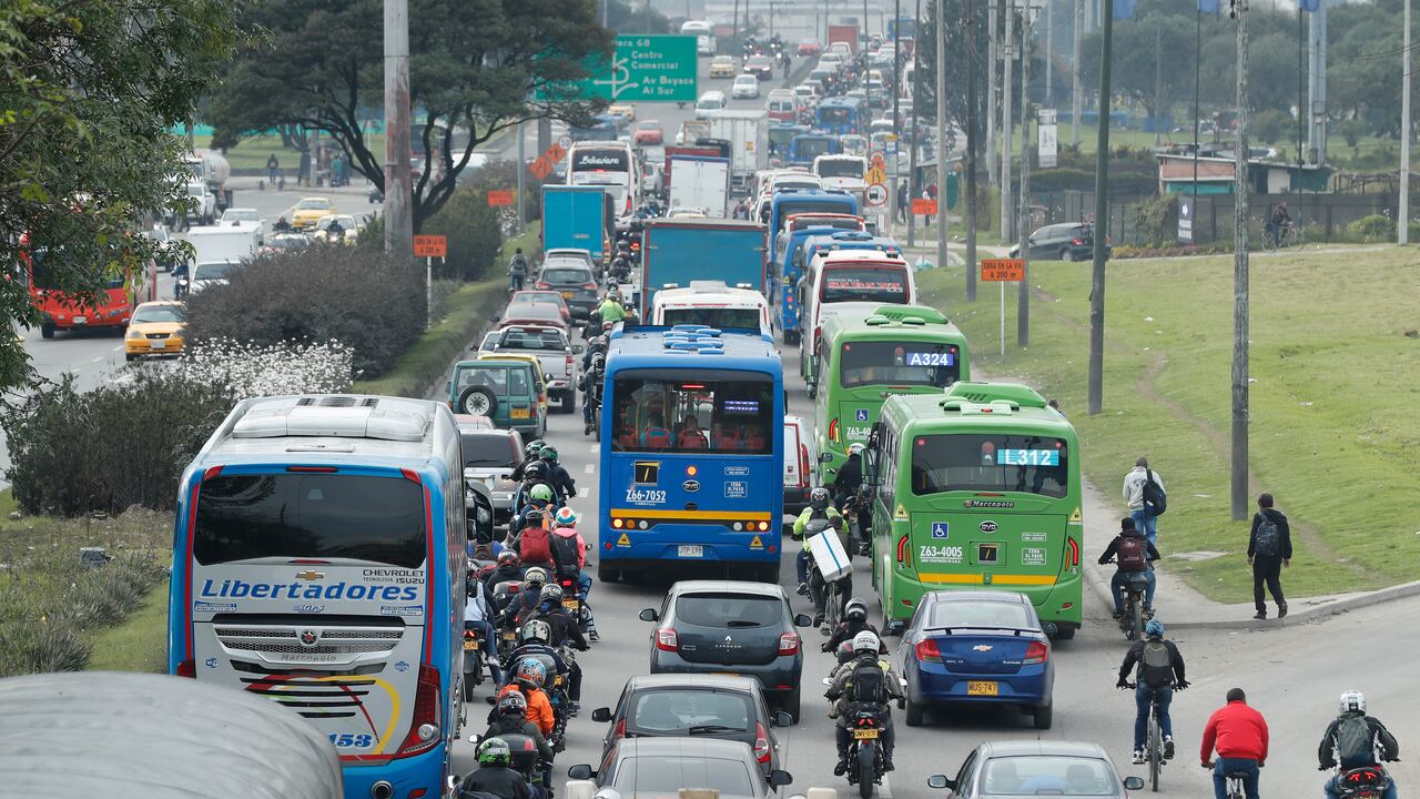 Bogotá calle 13 tráfico
trancones movilidad
Octubre 4 del 2022
Foto Guillermo Torres Reina / Semana
