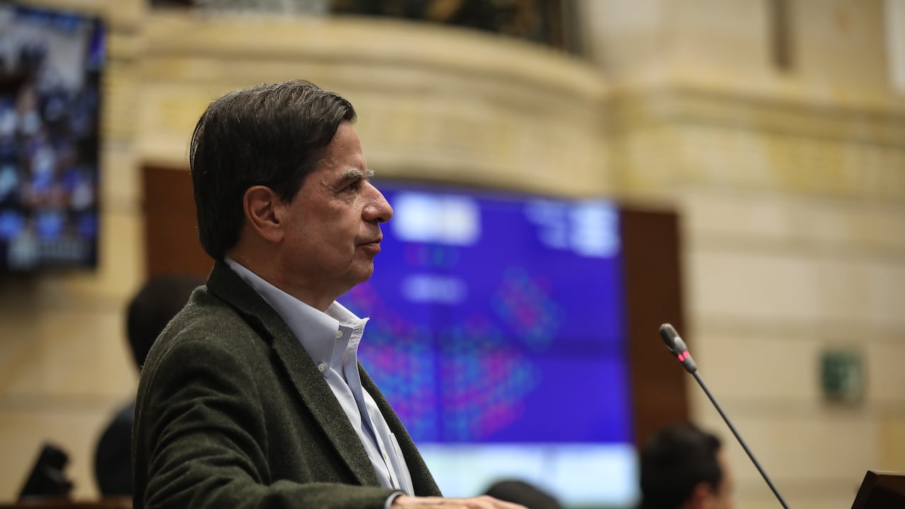 Senado de la República, sesión especial convocada por el Presidente del Senado Efraín Cepeda
Análisis del decreto de conmoción interior, CATATUMBO. Campesinos en el Senado