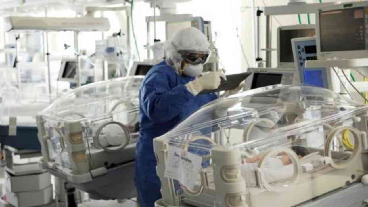 Los bebés están en una sala de aislamiento, similar a este de Toluca. Foto: Getty.