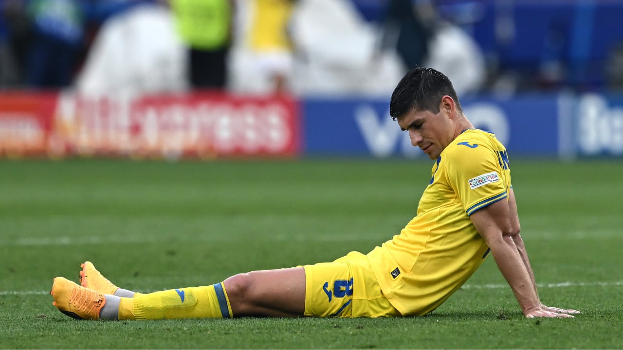 Rusland Malinovskyi, de Ucrania, reacciona con decepción durante el partido de la fase de grupos de la UEFA EURO 2024 entre Ucrania y Bélgica en el Stuttgart Arena el 26 de junio de 2024 en Stuttgart, Alemania.