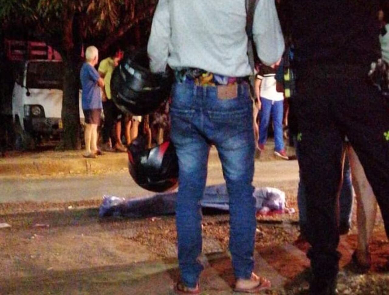 Los hermanos se cayeron de la moto y fallecieron en el lugar