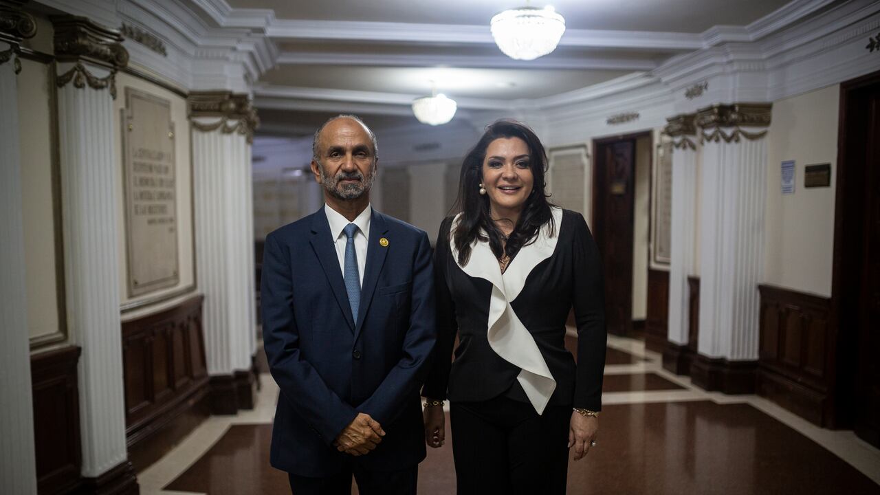 Ahmed Bin Mohammed Al Jarwan, presidente de la Asamblea general para la tolerancia y la paz, y Margarita Restrepo, congresista y presidenta del Parlamento Internacional para la Tolerancia y Paz -IPTP-.
