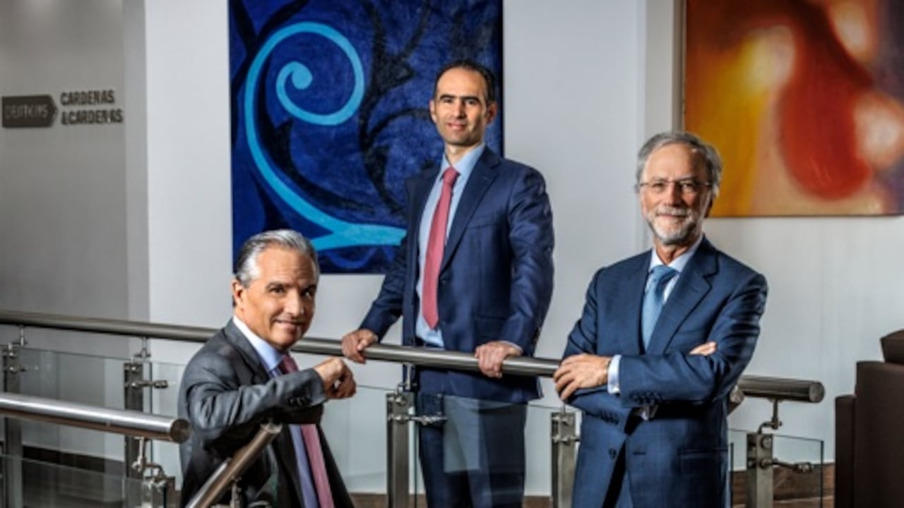 Camilo Cortés, socio; Alejandro Cárdenas, Counsel, y Eduardo Cárdenas, Socio.