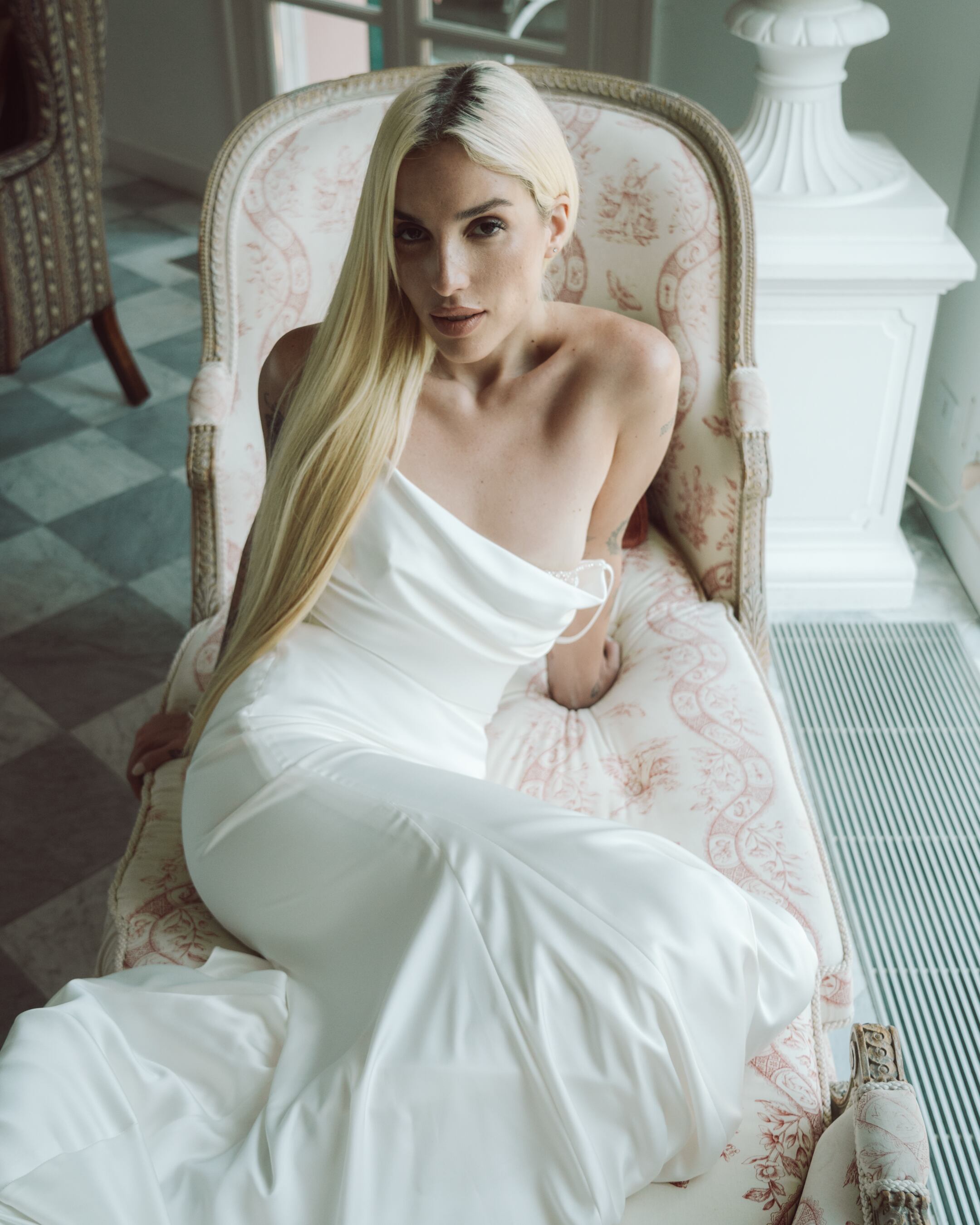 Elena Rose debuta con su álbum ‘Bendito Verano’