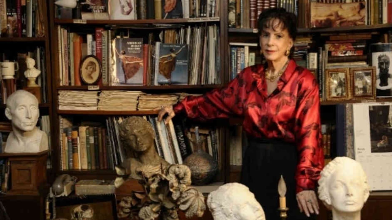 La poeta antioqueña Olga Elena Mattei ganó el premio de literatura Poestate. Foto: John Alexánder Chica / periódico El Mundo.