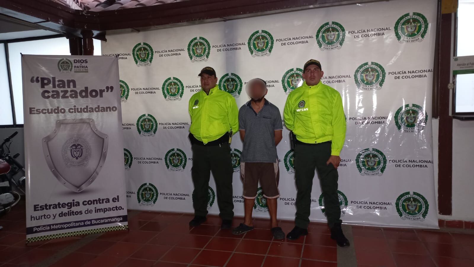 Este hombre, además, habría cometido varios hurtos.