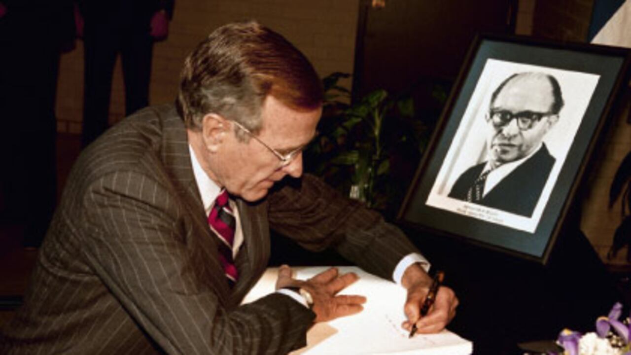 Pese a que cuatro de los últimos presidentes estadounidenses (Gerald Ford, George Bush, Bill Clinton y Barack Obama) son zurdos, no hay evidencia de que este rasgo les dé ventaja en liderazgo, creatividad o genialidad.