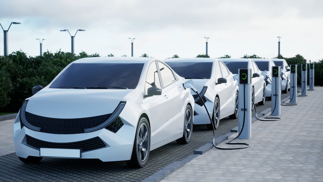 La ANDI y Fenalco reportaron que entre 2024 y 2026 se han registrado 56.732 unidades de carros 100 % eléctricos en el país.