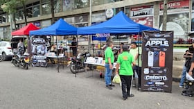 Los comerciantes de San Andresito del sur salieron a la calle a vender, dado que el centro comercial está cerrado luego del terremoto del 10 de agosto.