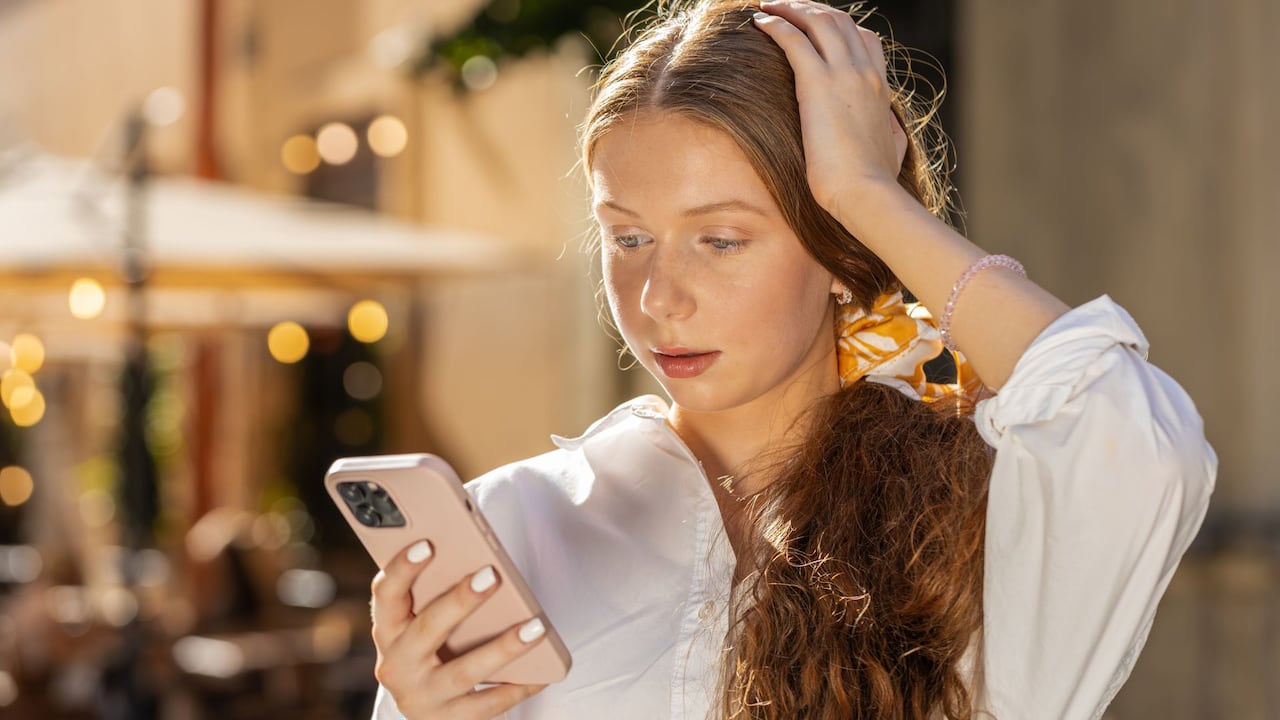Algunas funciones del celular pueden ser usadas por delincuentes para robar datos personales.