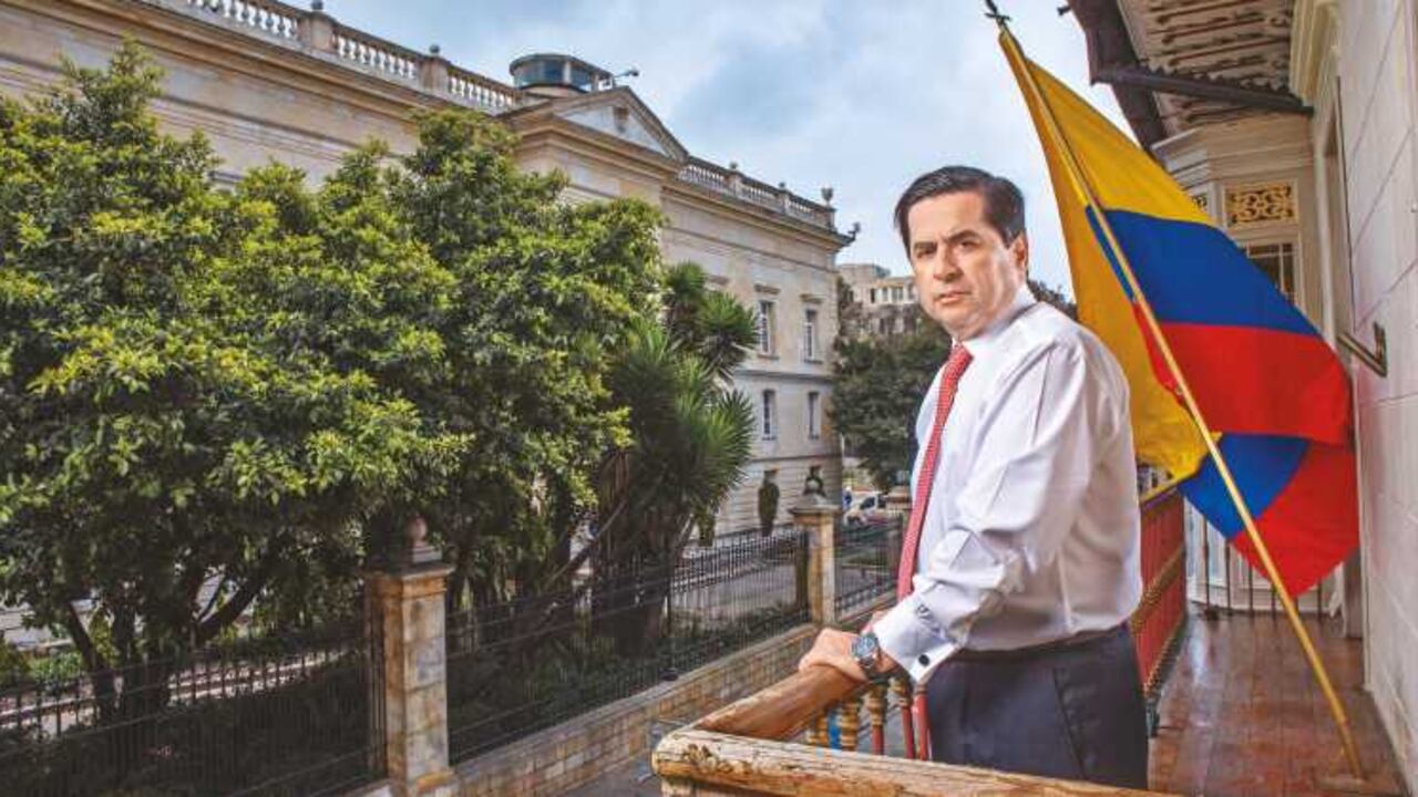 Cristo se ha convertido en la mano derecha del presidente Santos en el Congreso.