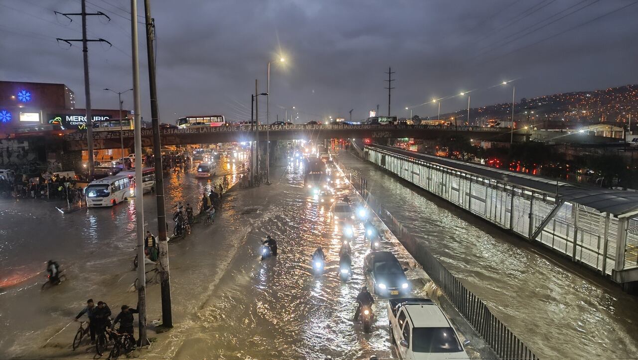 Las lluvias torrenciales han provocado impresionantes inundaciones en Soacha.