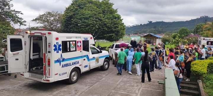 El otro vehículo involucrado en el accidente es de servicio público