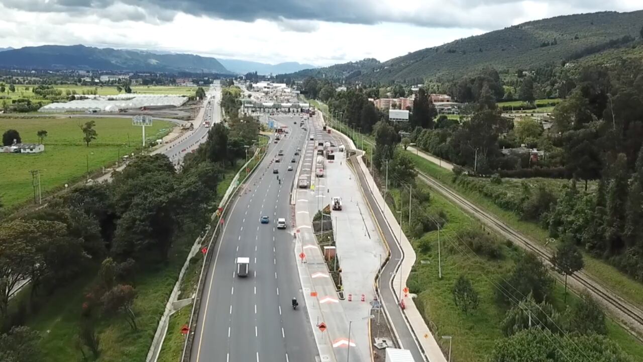 Accesos Norte II ayudará a reconectar el humedal Torca Guaymaral, muy afectado por la construcción de esta vía en los años 50, cuando la protección del medio ambiente no era primordial.