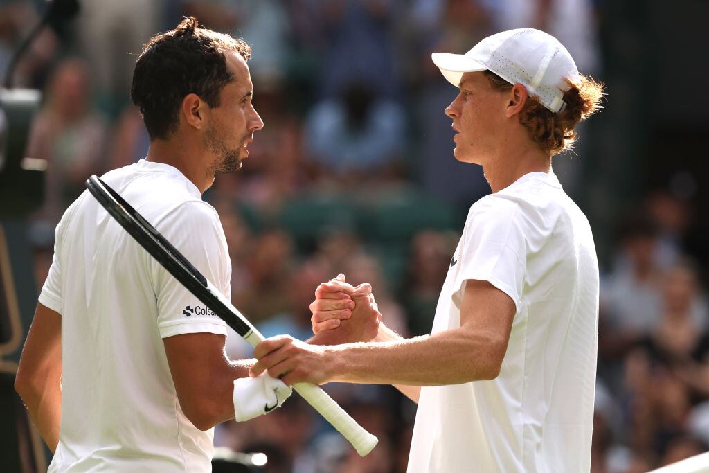 Galán cayó ante Sinner en los octavos de final de Wimbledon 2023.
