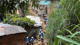 Fueron evacuadas 73 viviendas de alto riesgo en Manrique-Jardín, en el nororiente de Medellín.
