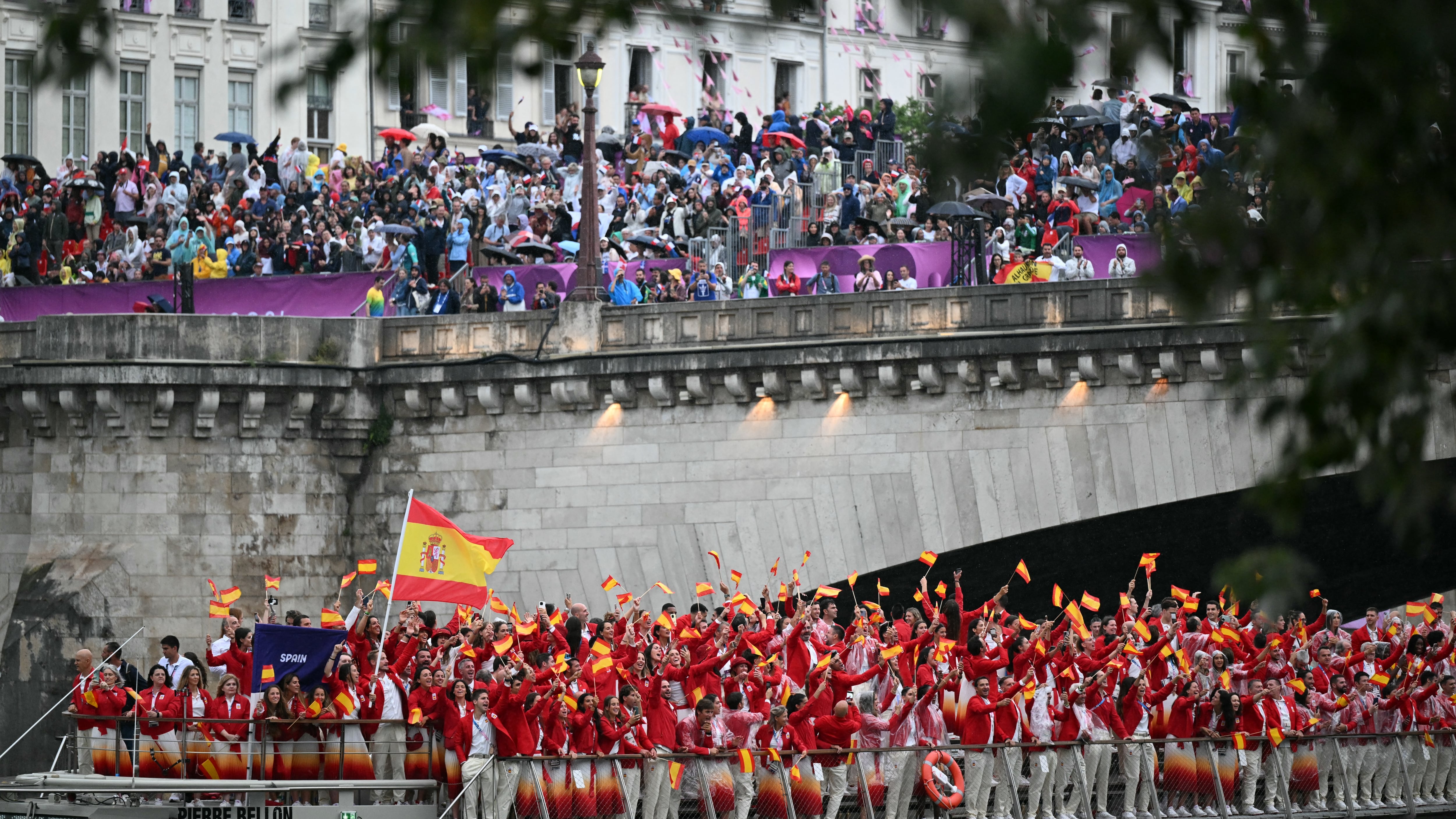 Imagen del desfile en la ceremonia inaugural de los Juegos Olímpicos 2024.