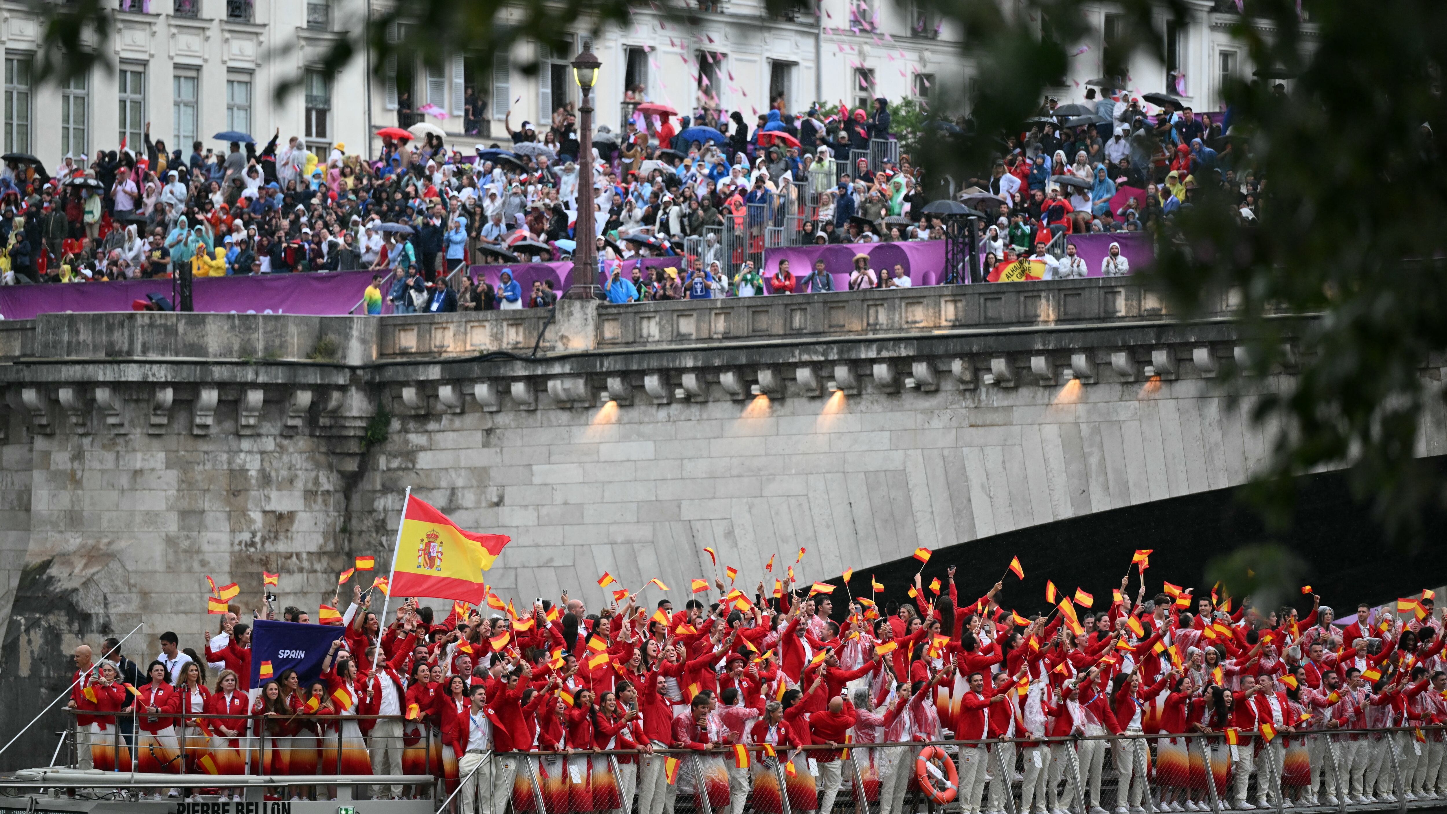 Imagen del desfile en la ceremonia inaugural de los Juegos Olímpicos 2024.