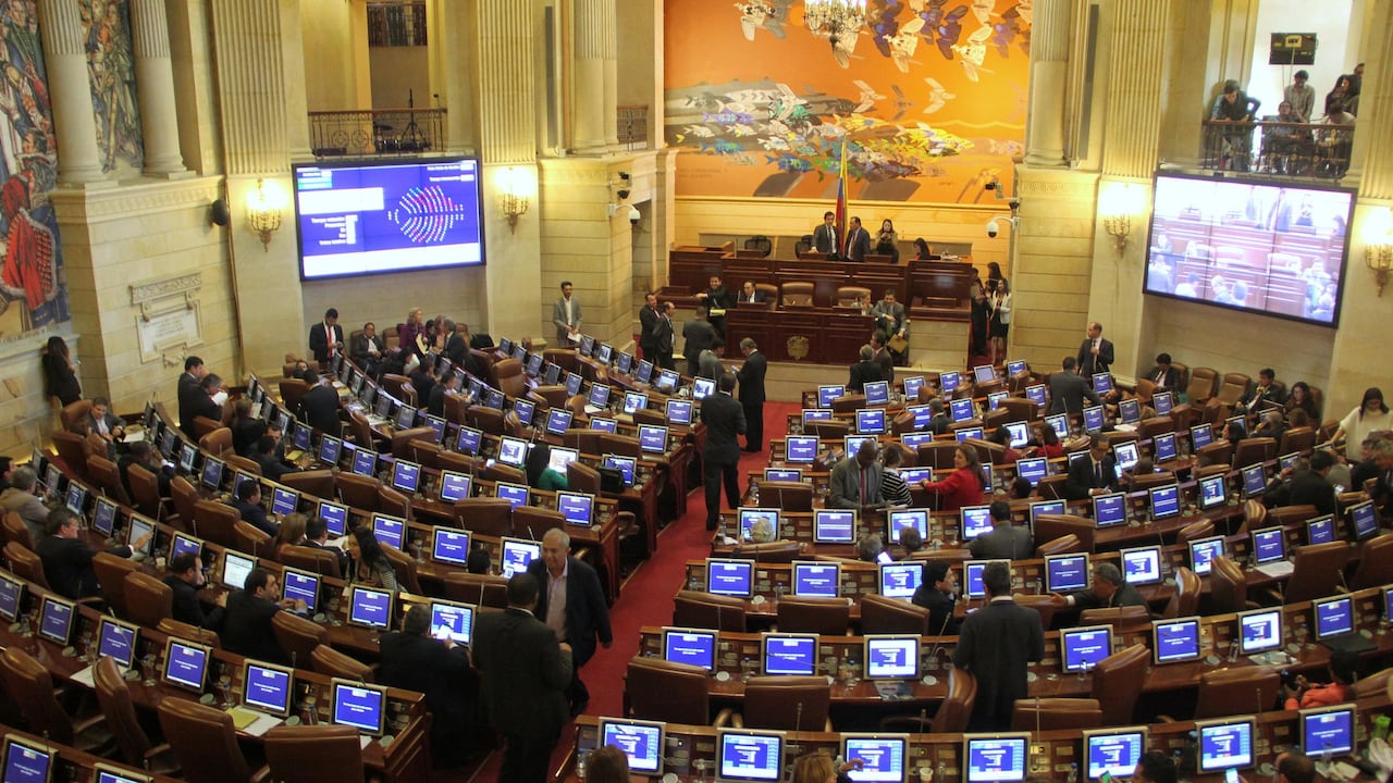 Sigue el debate de la reforma a la salud en la Cámara de Representantes.
