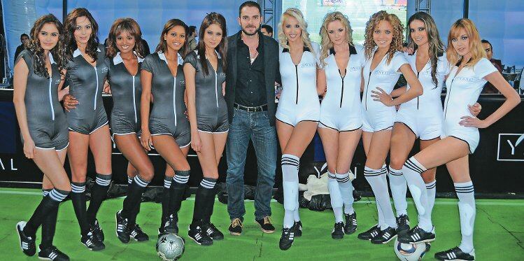 La Agencia de modelos fue lanzada a finales de 2010, con un evento en el que se
presentaron en vivo varias de las mujeres más bonitas del país.