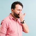 El mal aliento normalmente es causa de una mala higiene bucal.