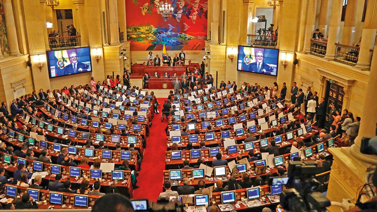 Bancada de Gobierno radicó el proyecto de reforma constitucional que agilizará el trámite legislativo.