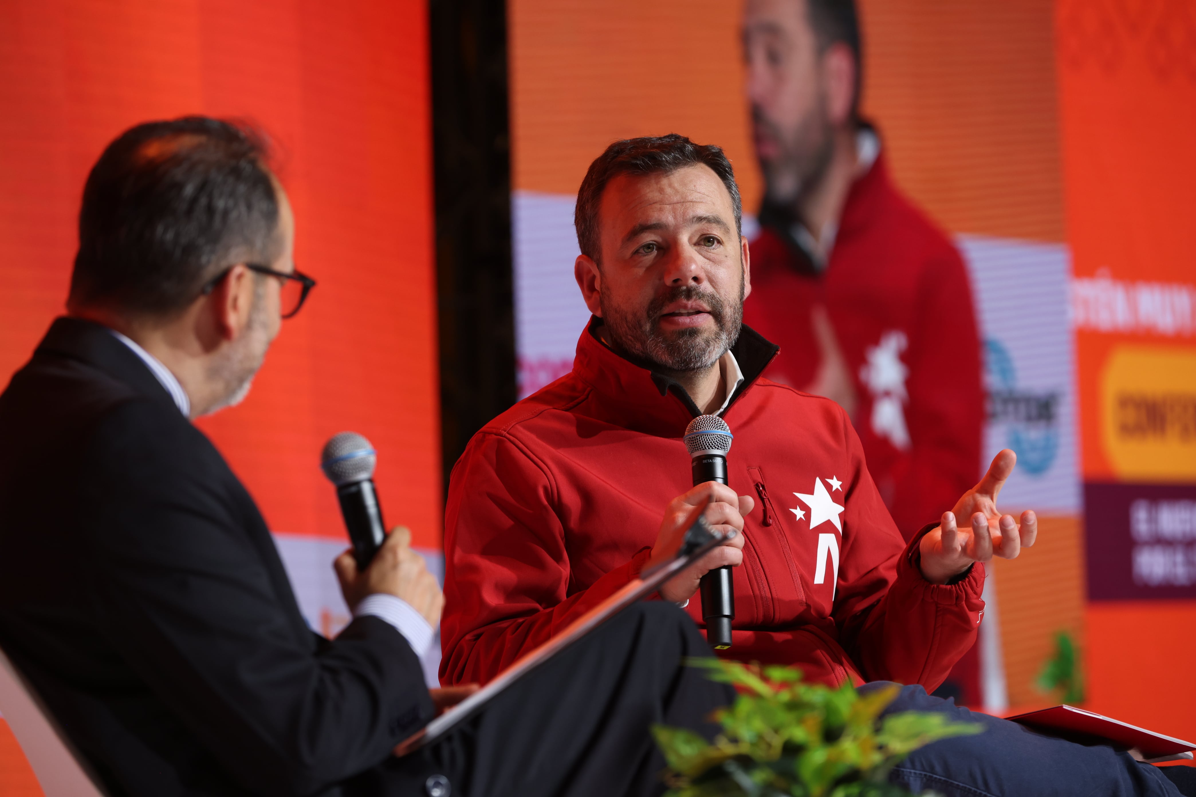 XIII Cumbre de Líderes por la Educación
La generación del cambio
Bogotá 24 septiembre 2026

ENTREVISTA | ¿Puede Colombia convertirse en un hub regional de
talento?
Carlos Fernando Galán, alcalde mayor de Bogotá
Modera: Carlos Enrique Rodríguez, subdirector general de SEMANA