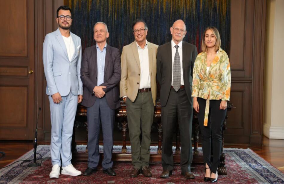 Luis Carlos Leal, exsuperintendente de Salud, junto al presidente Gustavo Petro, Laura Sarabia y Carlos Ramón González.