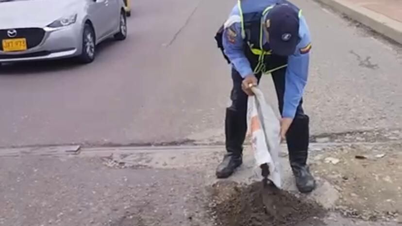 La malla vial en los puentes de Cartagena presenta deterioro.