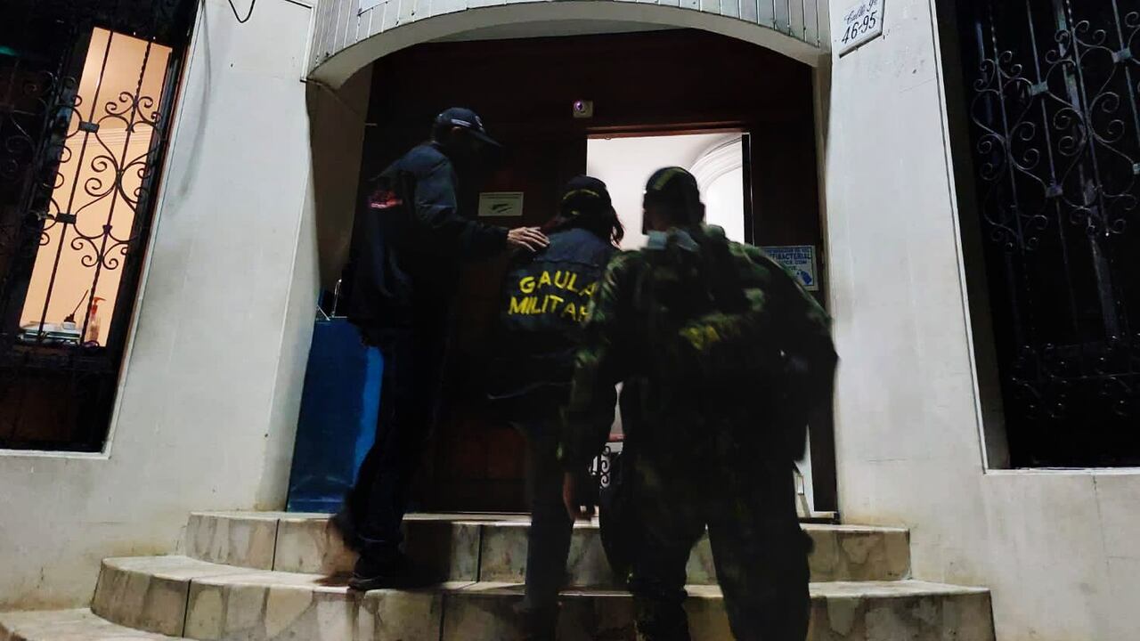 La joven se reencontró con su familia en la sede del Gaula Militar.