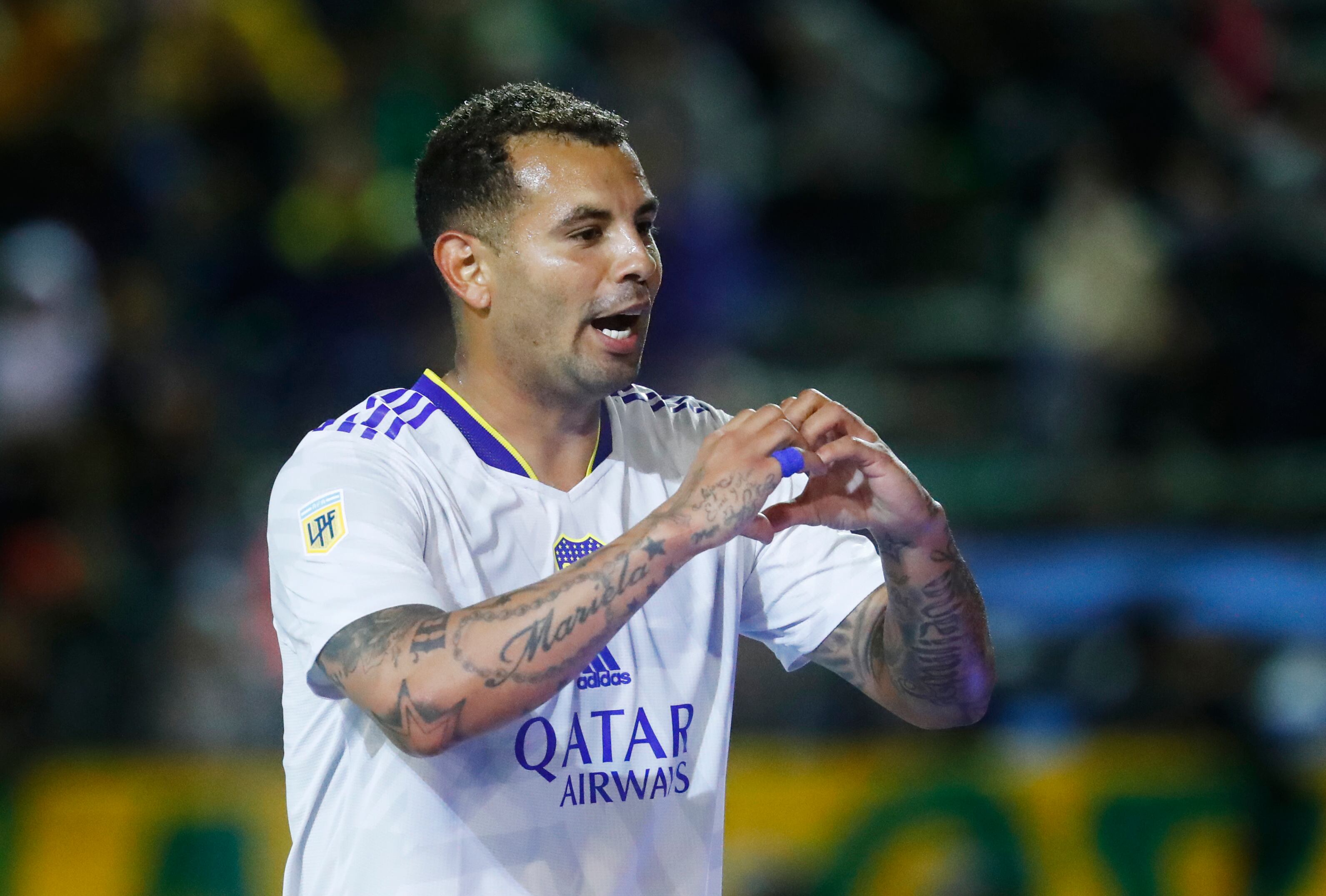 Edwin Cardona celebró nuevamente con Boca Juniors luego de una larga sequía.