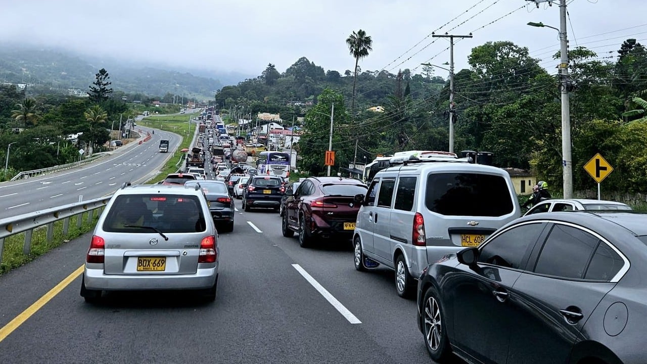 Gran aforo de vehículos se registra en el retorno en la vía Bogotá - Girardot.