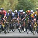 Día de caídas en la Vuelta a España en la que los capos pedían bajar el ritmo tras la caída de sus compañeros