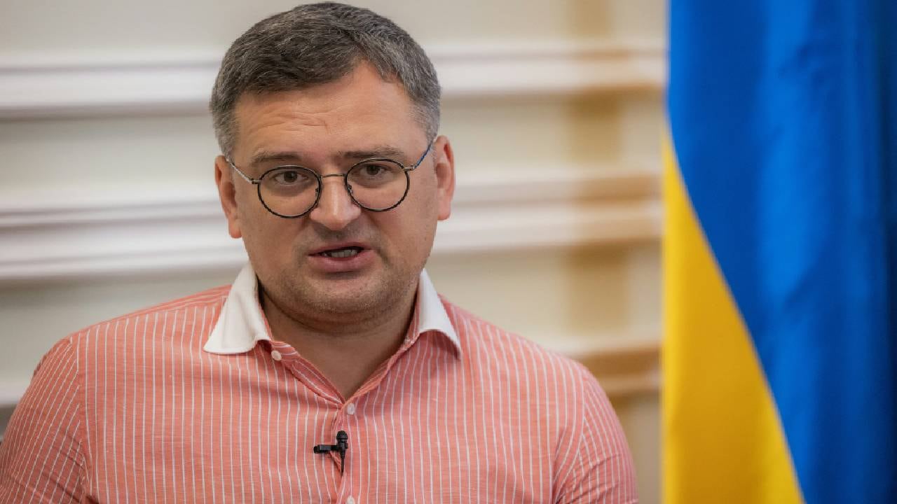 El ministro de Relaciones Exteriores de Ucrania, DmItro Kuleba, durante una entrevista con AFP, en Kiev, el 16 de agosto de 2023.