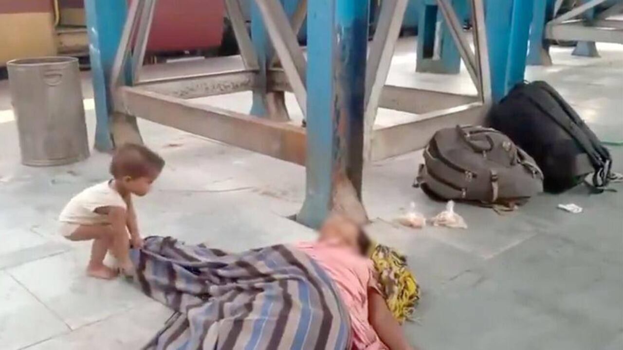 Si Arbina Khatoon hubiera superado este viaje, todavía le faltaban al menos 400 kilómetros más para llegar desde Muzaffarpur a su casa en Katihar.