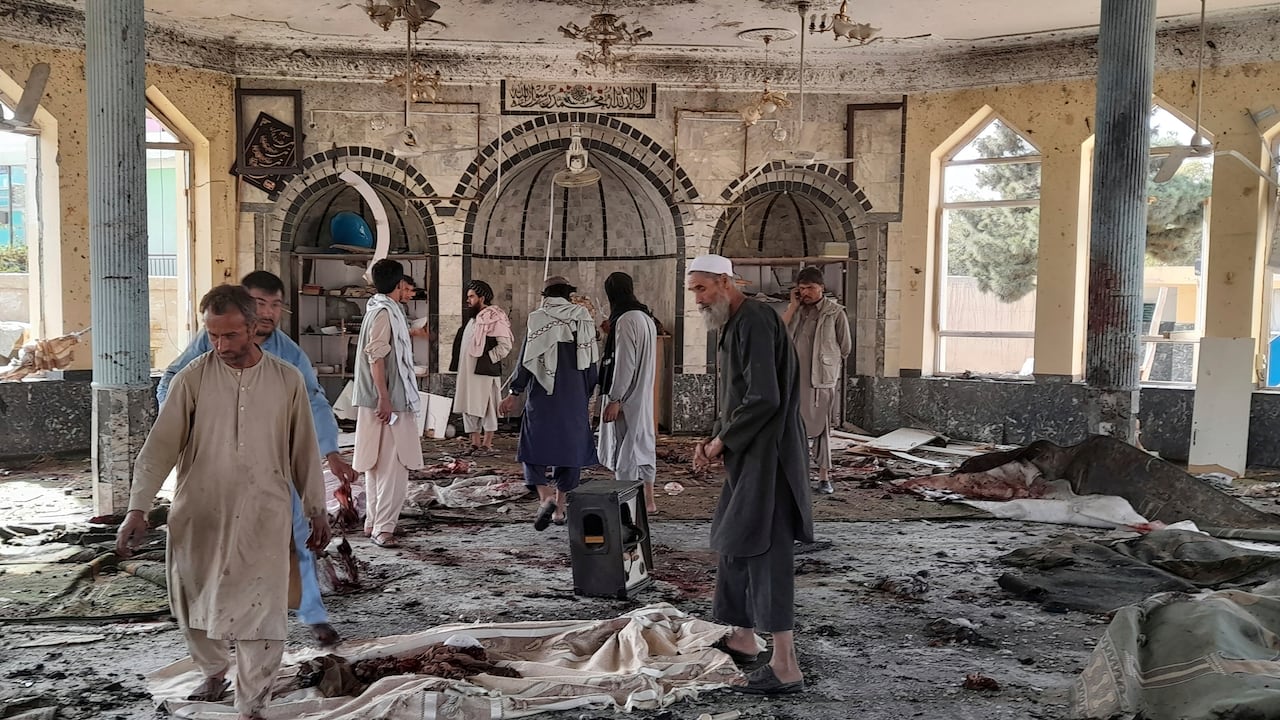 Mezquita chiita de Kunduz tras el atentado