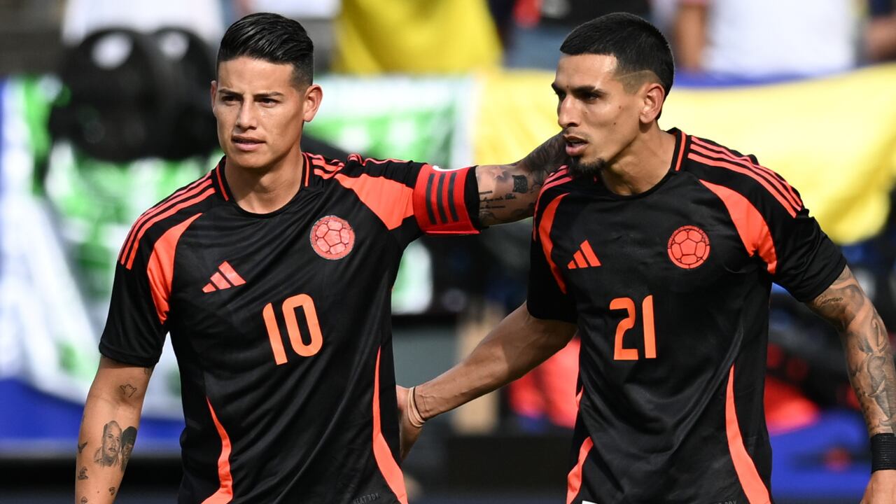 James Rodríguez y Daniel Muñoz en la Selección Colombia.
