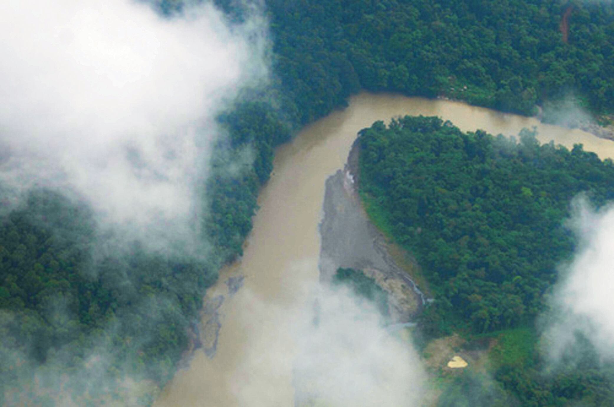 Panorámica del río Atrato, en el Chocó, territorio clave para la conservación de ecosistemas hídricos en Colombia.