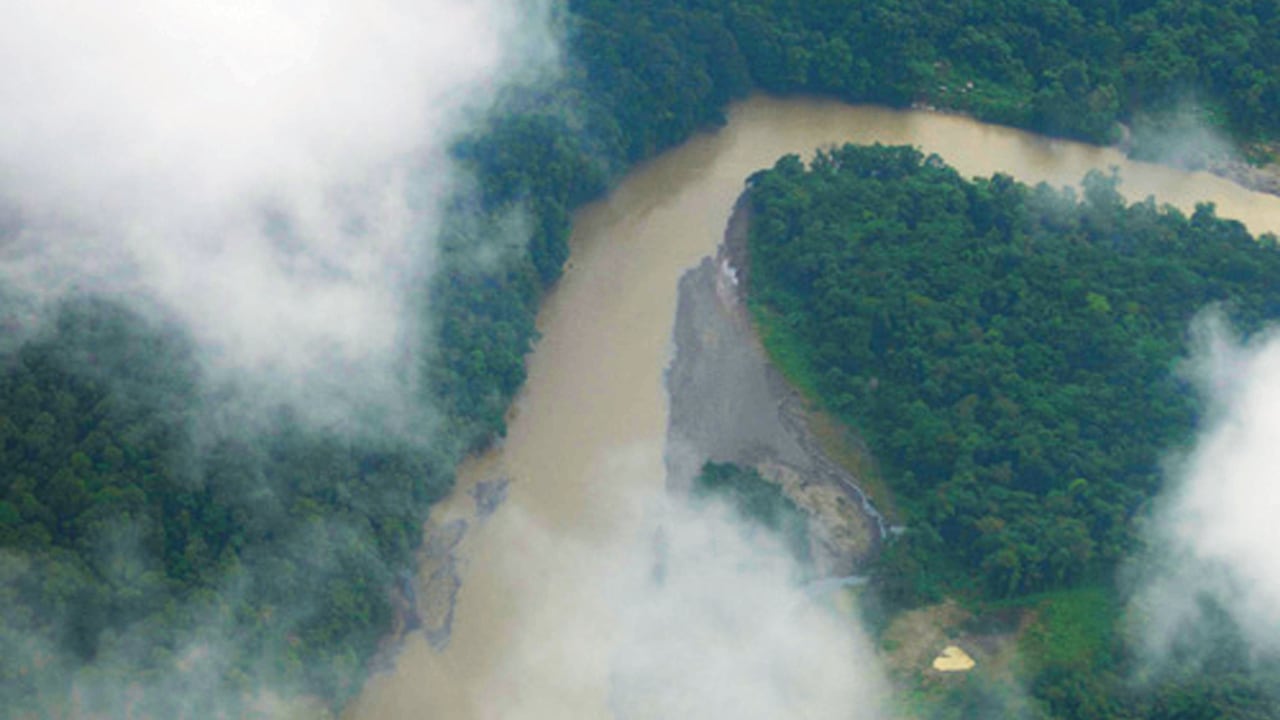 Panorámica del río Atrato, en el Chocó, territorio clave para la conservación de ecosistemas hídricos en Colombia.