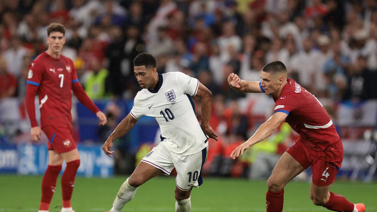 Serbia perdió su primer partido contra Inglaterra gracias al gol de Jude Bellingham