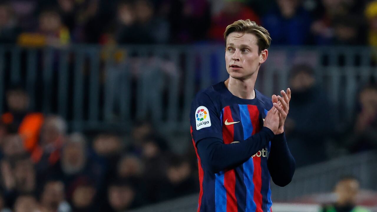 A pesar de la polémica, Barcelona sigue líder de la liga española.