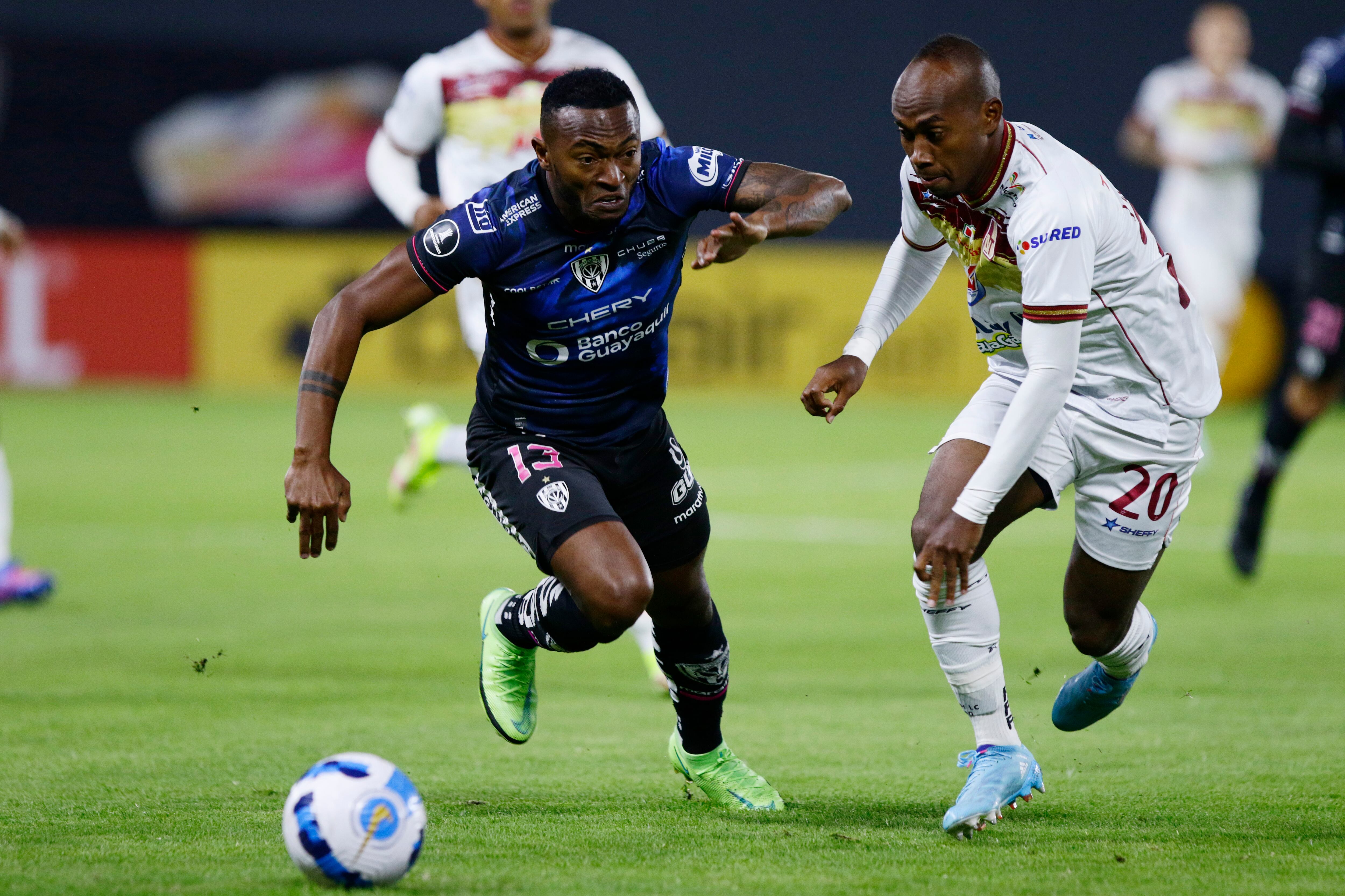 Ecuatorianos y colombianos se midieron por la segunda fecha del grupo D.